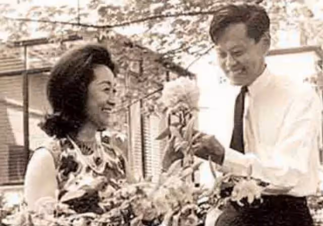 喪偶娶小54歲妻!楊振寧原配身分曝「是名門的頂級名媛」 生前「幫夫牽線再婚妻」兒女大器感謝後母