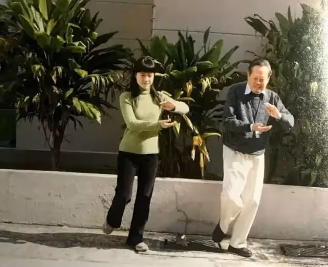 喪偶娶小54歲妻!楊振寧原配身分曝「是名門的頂級名媛」 生前「幫夫牽線再婚妻」兒女大器感謝後母