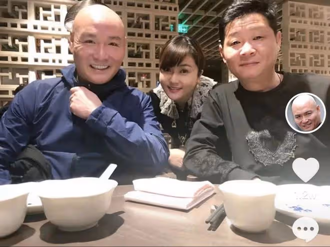 54歲「法印」回黑龍江老家,吃路邊大排檔接地氣,離鄉十幾年北漂