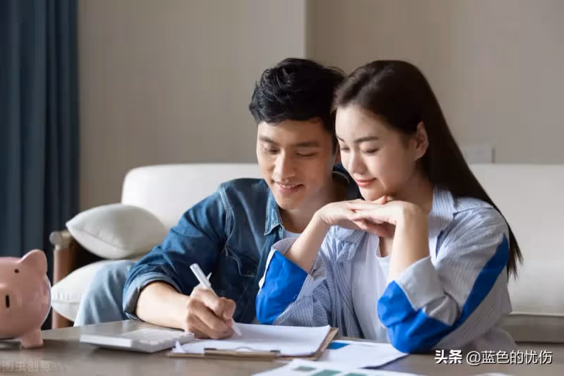 「長姐如母」妻子供弟上完大學,又要給婚房首付,丈夫:你們過吧