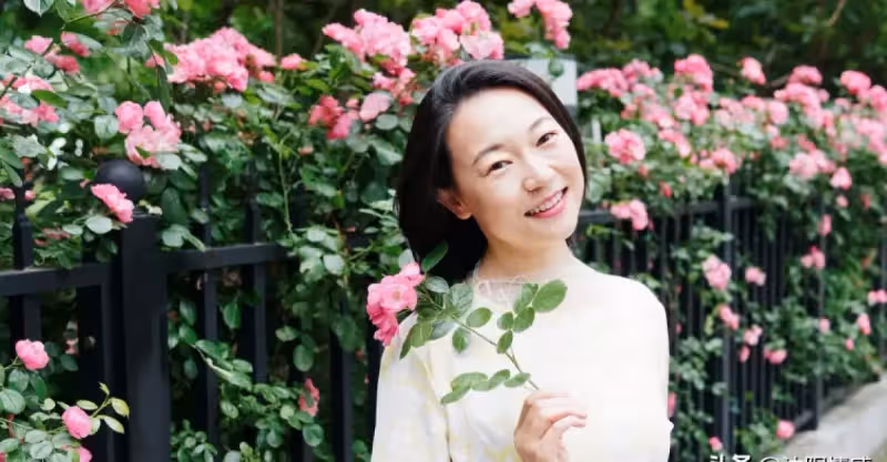 妻子幫弟弟還房貸，婆婆生日丈夫給5千紅包，妻子：你媽有退休金