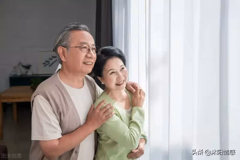 「你太自私，拿我兒子錢養你父母」婆婆追回兒媳孝敬錢，兒媳撂攤
