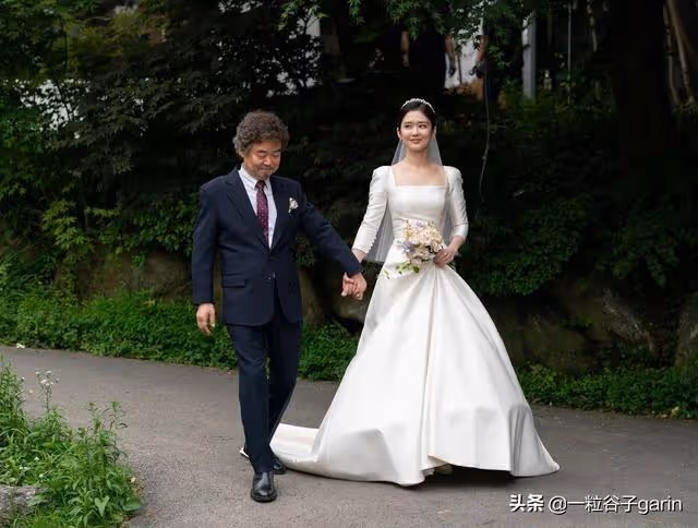 韓國女演員張娜拉結婚,分享婚紗照