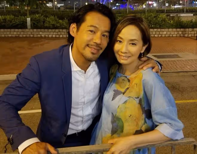 47歲男星支持兒子當足球員!豪花120萬送他出國,接受專業的訓練