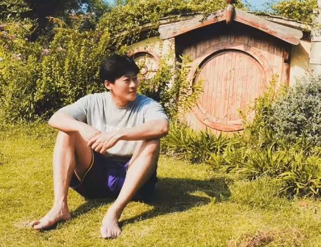 37歲男星突然去世！死因不明引猜測，最後一次露面雙眼浮腫似預兆