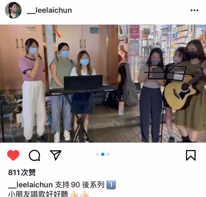 56歲港星李麗珍現身街頭彈唱，打扮樸實無人識，昔日女神發福明顯
