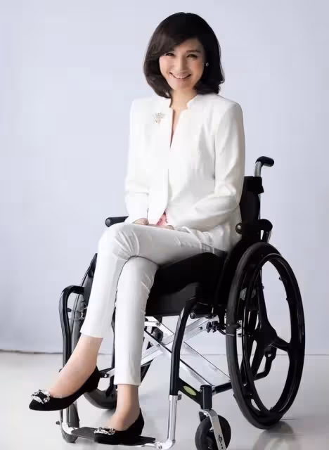 9位離開湖南衛視的主持人，有人歡喜有人憂，最後一位成笑柄