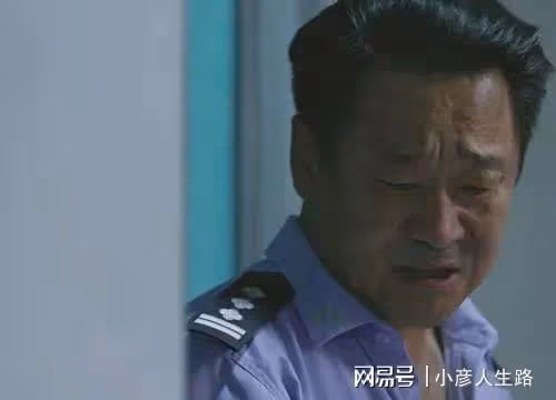 與陸毅是同學,出道20多年買不起房,娶了小18歲的白富美