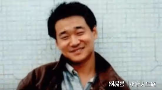 與陸毅是同學,出道20多年買不起房,娶了小18歲的白富美