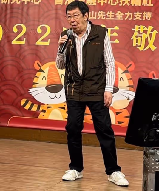 陳百祥夫婦參加全素宴!90歲胡楓獻唱精神好,魏秋樺穿短裙秀美腿