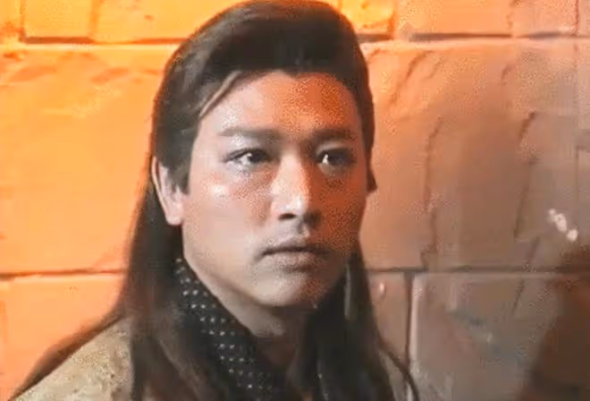 陳百祥夫婦參加全素宴!90歲胡楓獻唱精神好,魏秋樺穿短裙秀美腿