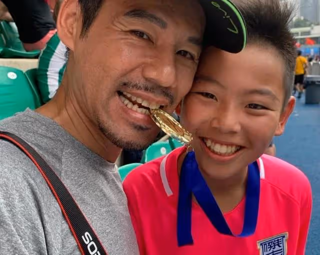 支持兒子追夢！TVB金牌配角栽培15歲愛子做運動員，學費3年120萬