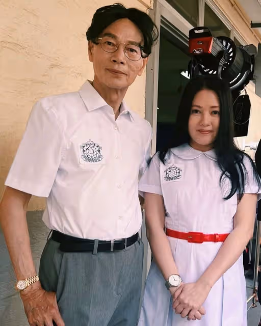 與羅家英逆齡扮「校花校草」　56歲李麗珍校服造型獲贊