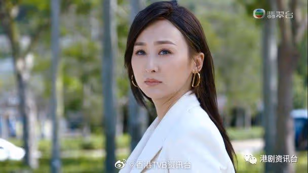 演技轉型作開播!TVB小花化身霸氣女總裁有看點