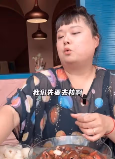 體重超標！TVB搞笑女星轉投內地當美食主播，體重暴漲引網友擔心