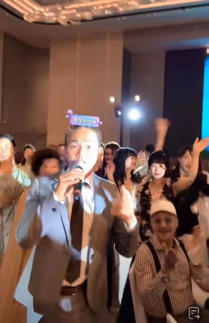 千萬網紅闊太Cici豪慶生！邀TVB戲骨主持晚宴，與孫耀威貼臉合影