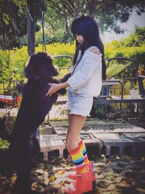 曹格女兒暴風式長大,10歲「驚豔長腿太搶鏡」,隨了模特媽媽,顏值逆襲:越長越高級