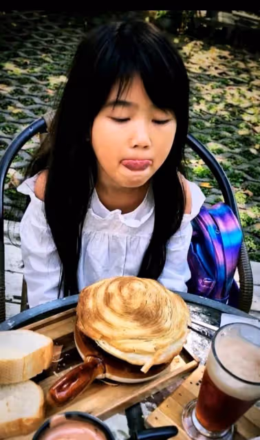 曹格女兒暴風式長大,10歲「驚豔長腿太搶鏡」,隨了模特媽媽,顏值逆襲:越長越高級