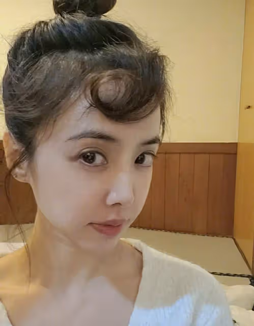40歲蔡依林深夜自拍,皮膚緊致如少女,第三張照片暴露年齡,與錦榮分手4年仍單身