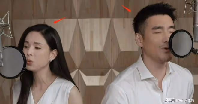 李若彤現身香港回歸25周年晚會,唱功驚艷惹人愛,眉眼盡顯滄桑