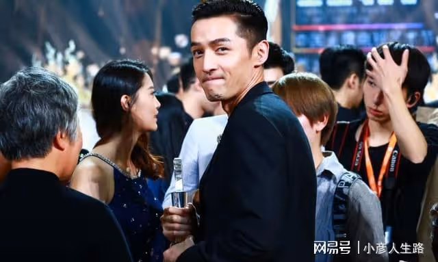趙麗穎的後背,謝霆鋒的手,吳京的腿,演藝圈沒有誰能輕易成功