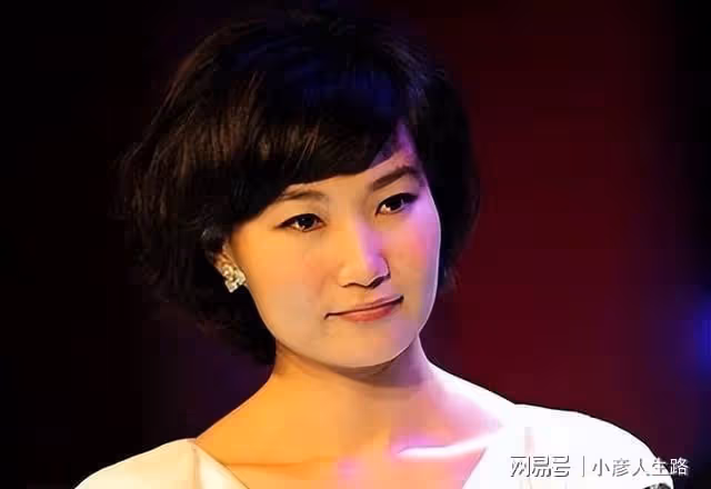 李梓萌：央視主持人，出身優越卻也同樣愁嫁
