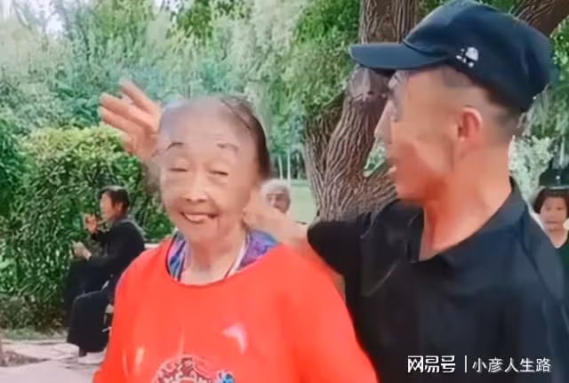 曝馬玉琴沒留給丈夫一分錢,李玉成心情很憂傷,網友:醜人多作怪