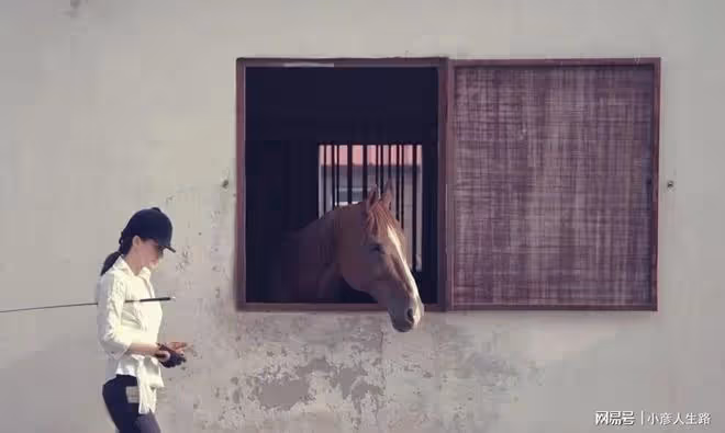 詠梅:母親造就她「配角人生」的悲劇,父親的離世讓她涅槃