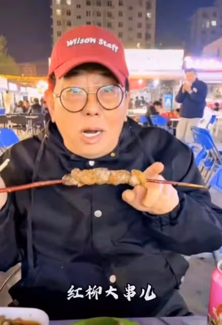 67歲港星獲內地身份證,聲音哽咽幾度落淚,挺大肚腩狀態引擔憂