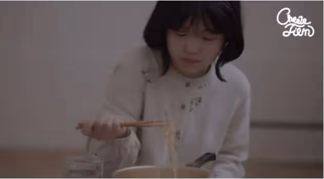 21歲的演員飾演小學生？她的童顏讓網友驚嘆