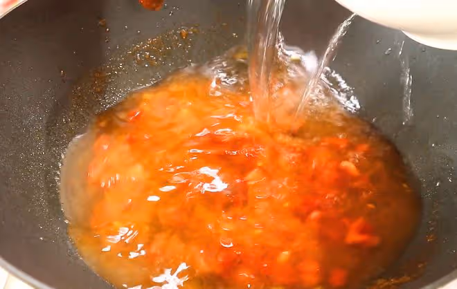 老話說：「飯前喝湯，勝過藥方」，推薦3道營養湯，上桌就掃光！