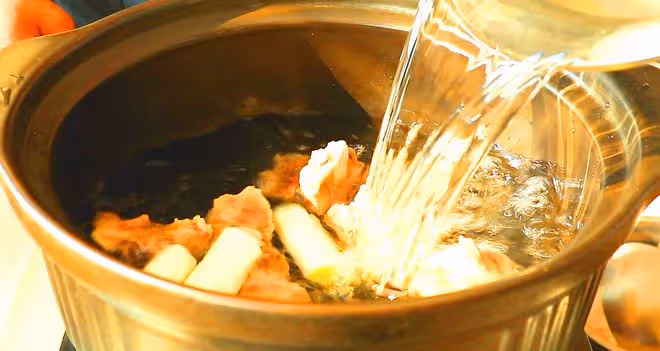 老話說：「飯前喝湯，勝過藥方」，推薦3道營養湯，上桌就掃光！