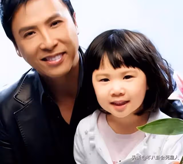 老婆神仙顏值,孩子卻凸嘴小眼大鼻子,這13位男星的基因太強了