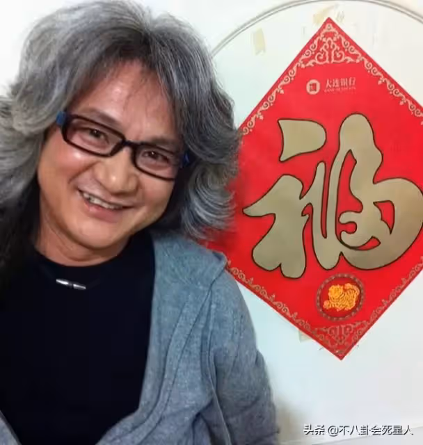 老婆神仙顏值,孩子卻凸嘴小眼大鼻子,這13位男星的基因太強了