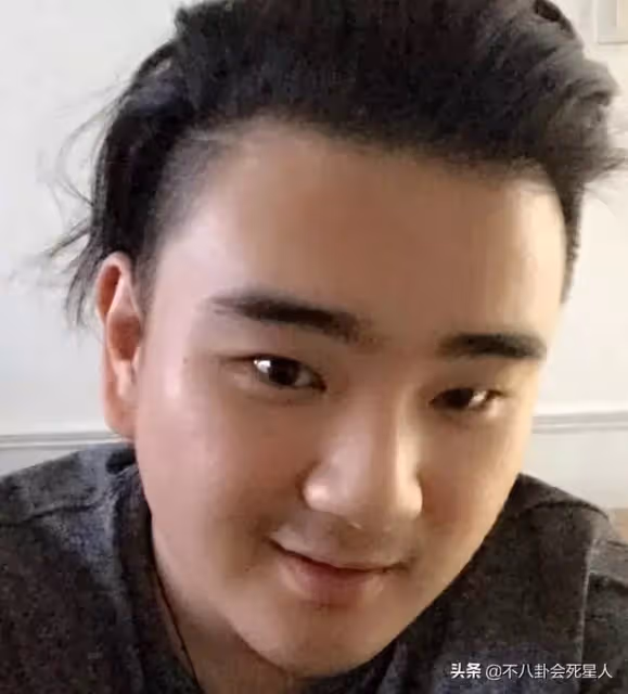老婆神仙顏值,孩子卻凸嘴小眼大鼻子,這13位男星的基因太強了