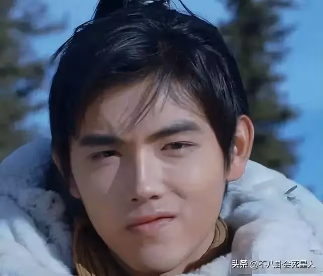 老婆神仙顏值,孩子卻凸嘴小眼大鼻子,這13位男星的基因太強了