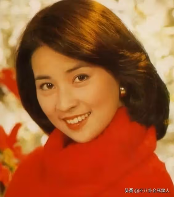 老婆神仙顏值,孩子卻凸嘴小眼大鼻子,這13位男星的基因太強了