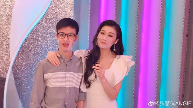 香港性感女神自曝想戀愛！曾因遭家暴單身多年，為養子拒嫁入豪門