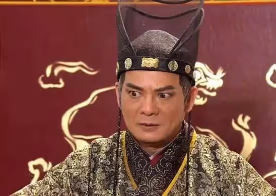 知名港星竟是富三代!68歲港星李國麟豪宅曝光,家住香港半山別墅價值數億,穿百元衣太低調