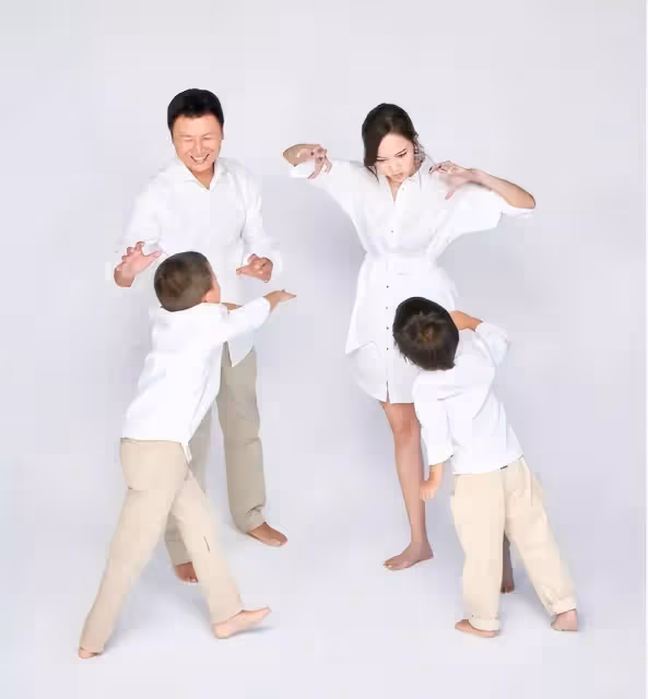 侯佩岑曬二胎兒子近照！小可愛罕露正臉超帥氣，長得像爸爸黃伯俊