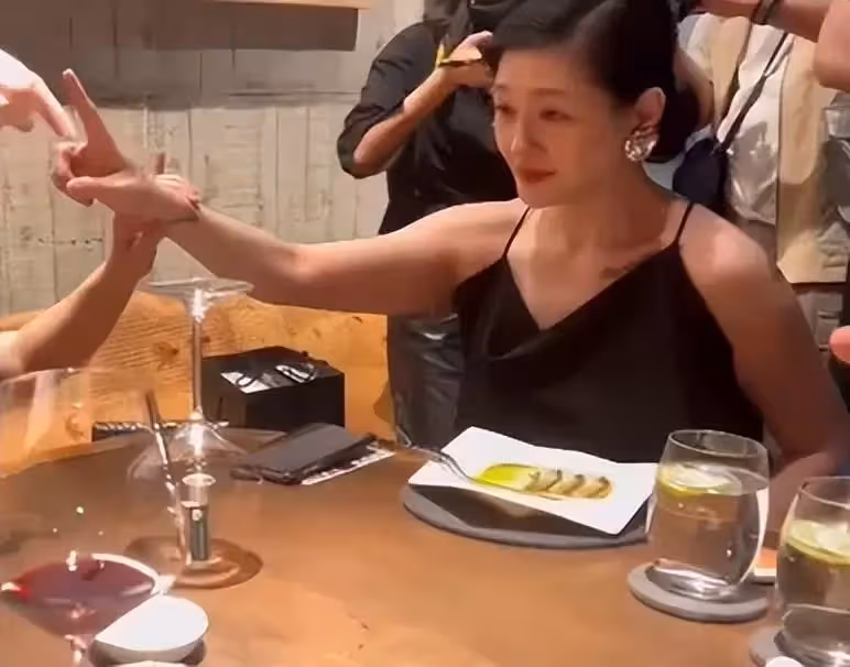全是大咖!周杰倫與大S夫婦聚餐,曬無濾鏡視訊,曝46歲大S真實狀態