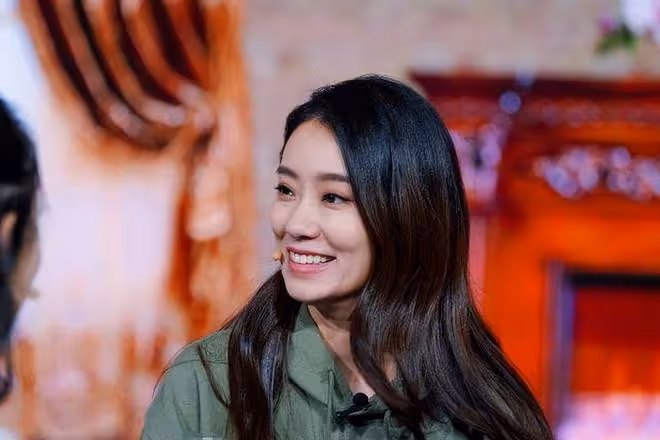 記住!不是時代拋棄了張小斐,而是她真的讀懂了「清醒」二字