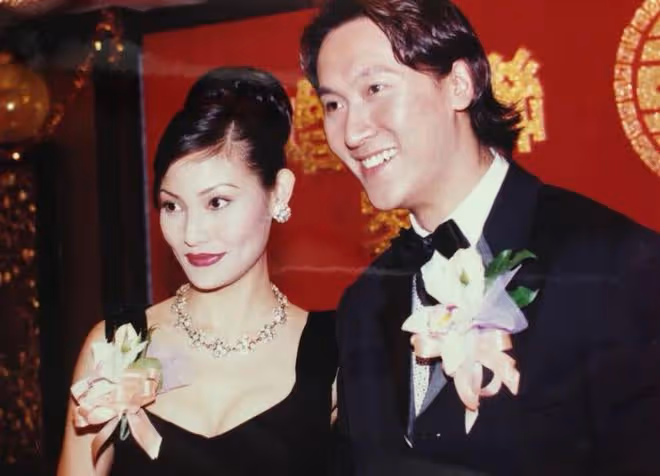 馬德鍾夫婦結婚29周年罕曬婚紗照,博士妻子身材出眾,曾做過模特