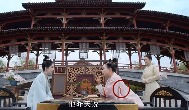 《我叫劉金鳳》被「倭文化」入侵,皇后穿和服,大臣戴天皇頭冠