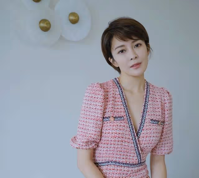 TVB知名女星與混血男友秀恩愛!已同居試婚,多次被曝好事將近
