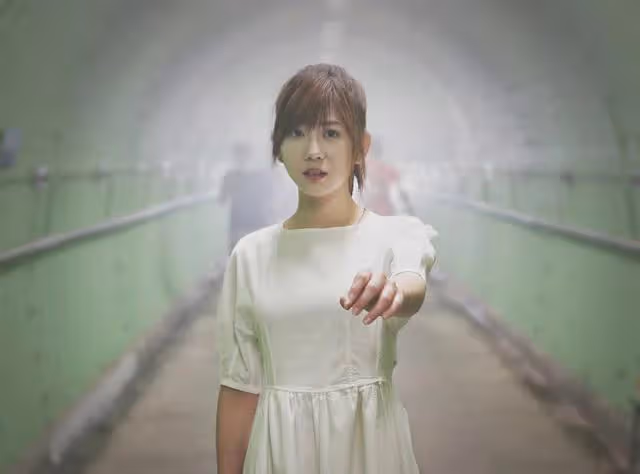 恭喜!新一代女神正式簽約TVB成「親生女」,長相甜美演技不尷尬