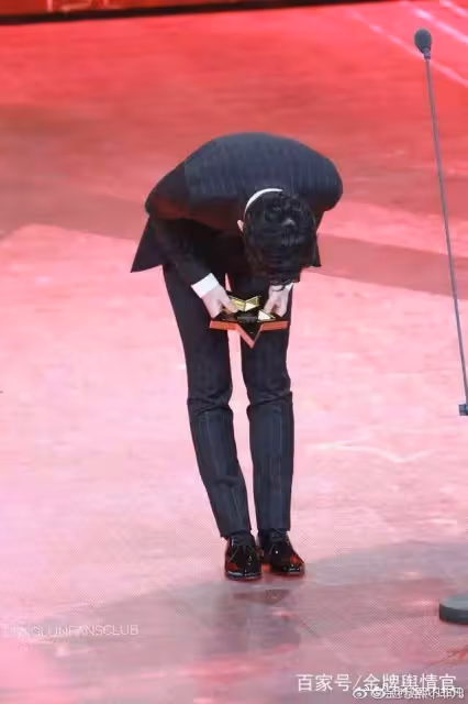 說鄧倫是中央空調都辱空調了!誰不喜歡溫柔貼心又紳士的暖心boy!
