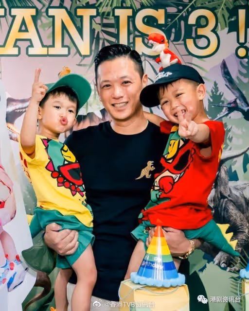 胡杏兒隔空安排爬蟲生日會!秦沛生日玩金雞獨立順便曬大屋