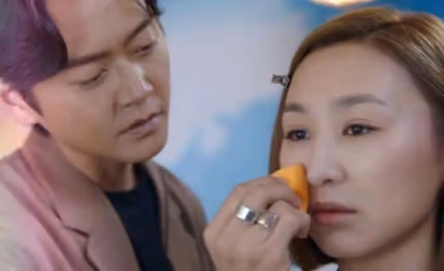 霸氣登場!TVB上位小花新劇飾演女強人,更在劇集中曬素顏少女肌