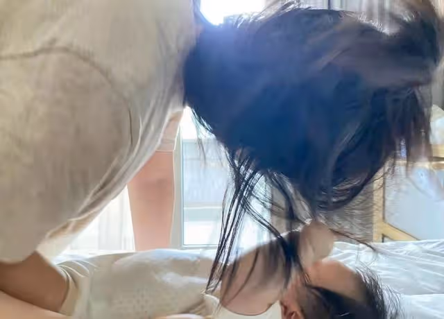 楊子姍帶娃逛商場,四肢纖細白嫩似少女,愛女出行坐近2萬元推車